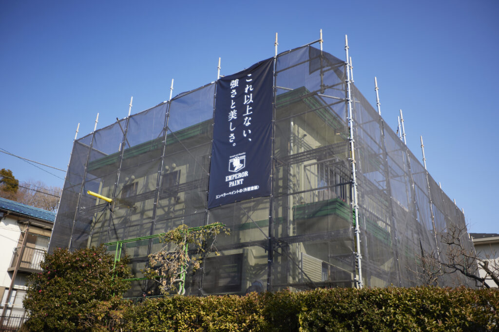 屋根塗装と屋根カバー工法、どちらがいい？違いと選び方を解説